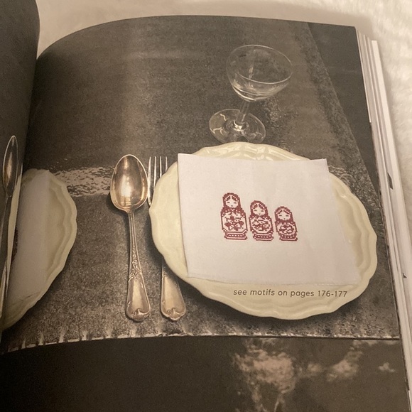 2009 A Rainbow Of Stitches Paperback Book - Picture 8 of 15